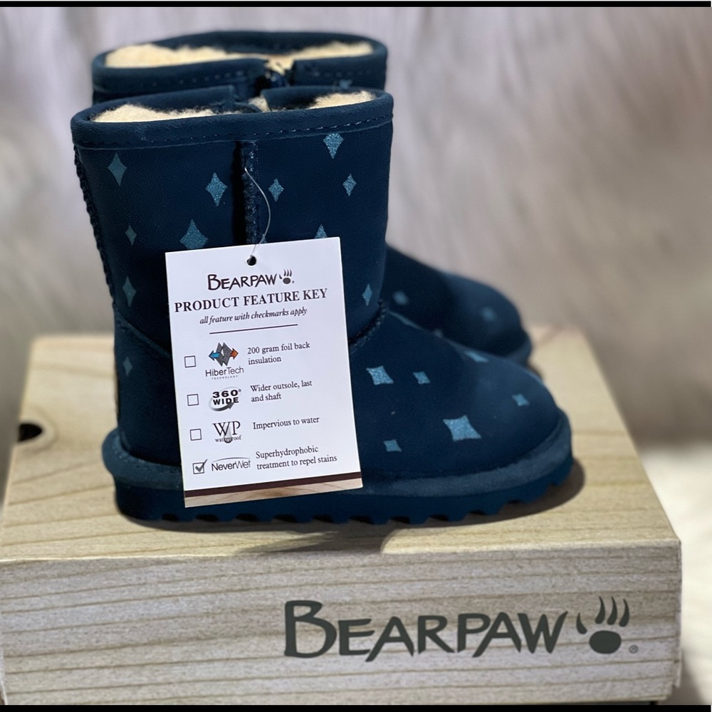 New Bearpaw Kids' Elle Zip Short Water Resistant Boot Toddler/Little Kids - Picture 6 of 11